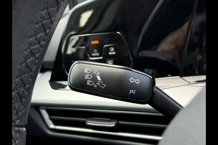 Volkswagen Golf 1.5 eTSI Style | Nieuw model | Camera | Draadloze lader | | Apple Carplay | DAB+
