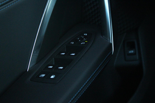 BMW X1 xDrive30e M-SPORT | PANORAMISCH SCHUIF/KANTEL DAK | ELEKTRISCH WEGKLAPBARE TREKHAAK | HARMAN/KARDON AUDIO SYSTEM | ALARMINSTALLATIE | ELEKTRISCH BEDIENBARE VOORSTOELEN MET GEHEUGENFUNCTIE "ACTIEVE ZITPLAATSEN" | STOEL VERWARMING | DRIVING ASSISTANT PROFESSIONAL MET O.A. ACTIVE LANE ASSIST | HARMAN HARDON AUDIO SYSTEM | SHADOW LINE | INNOVATION PAKKET MET O.A. 3D VIEW CAMERA'S, ADAPTIEVE LED KOPLAMPEN, HEAD UP DISPLAY, BMW LIVE PROFFESIONAL DASHBOARD, DRAADLOZE TELEFOONLADER | NAVIGATIE | DRAADLOZE APPLE CARPLAY/ANDROID AUTO | DAB+ RADIO | ELEKTRISCH BEDIENBARE ACHTERKL