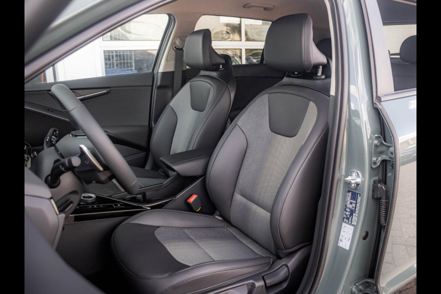 Kia Niro EV Light Advanced 64.8 kWh | Direct leverbaar | Stoel&Stuur Verwarming l Privacy glas l PDC | Camera | Privatelease vanaf € 609,00