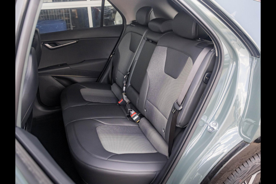 Kia Niro EV Light Advanced 64.8 kWh | Direct leverbaar | Stoel&Stuur Verwarming l Privacy glas l PDC | Camera | Privatelease vanaf € 609,00