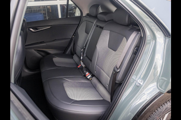Kia Niro EV Light Advanced 64.8 kWh | Direct leverbaar | Stoel&Stuur Verwarming l Privacy glas l PDC | Camera | Privatelease vanaf € 609,00