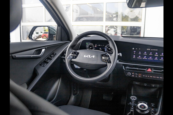 Kia Niro EV Light Advanced 64.8 kWh | Direct leverbaar | Stoel&Stuur Verwarming l Privacy glas l PDC | Camera | Privatelease vanaf € 609,00
