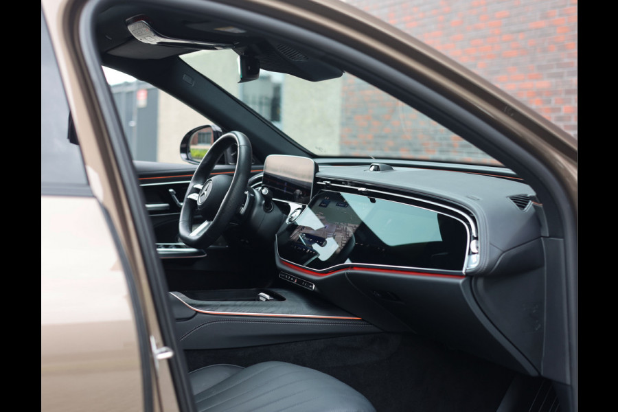 Mercedes-Benz E-Klasse Estate 300e | Pas. Display - Pano - Trekhaak - Burmester