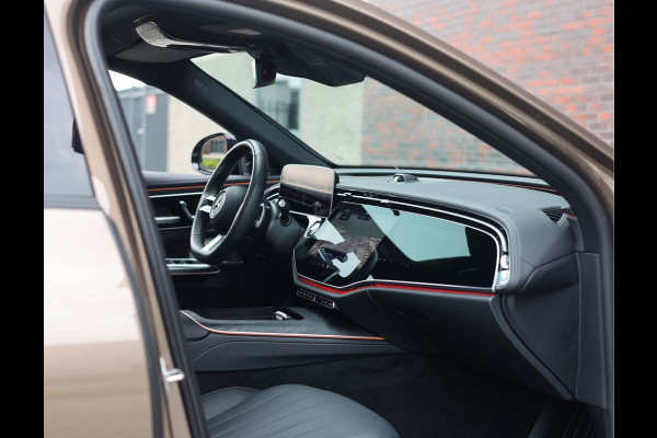 Mercedes-Benz E-Klasse Estate 300e | Pas. Display - Pano - Trekhaak - Burmester
