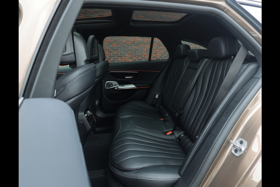 Mercedes-Benz E-Klasse Estate 300e | Pas. Display - Pano - Trekhaak - Burmester