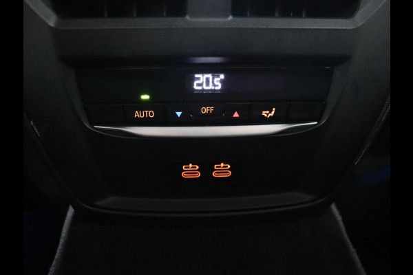 BMW 3-serie 330e xDrive Luxury Line | Panoramadak | Adaptive cruise | Stoelverwarming | Leder | Sportstoelen | Trekhaak | Sfeerverlichting | Live Cockpit | Carplay | Memory | PHEV | Plug In