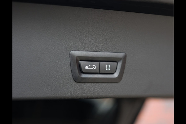 BMW X3 30e xDrive | Pano - HUD - Trekhaak - H&K