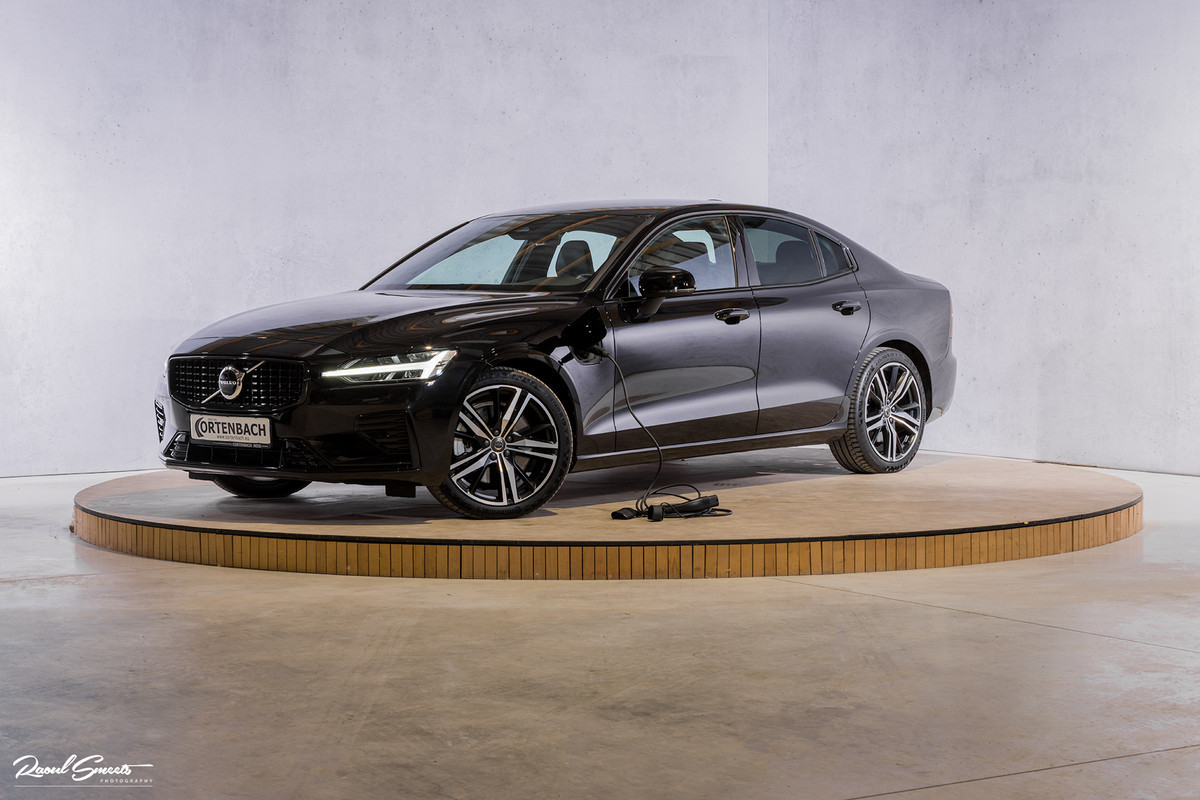 Volvo S60 2.0 Recharge T6 AWD Plus Dark | Long range | Adaptieve cruise | Memory | Nederlandse auto Volvo S60 2.0 Recharge T6 AWD Plus Dark | Long range | Adaptieve cruise | Memory | Nederlandse auto