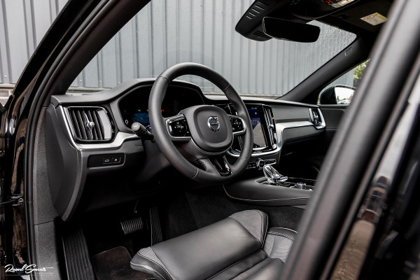 Volvo S60 2.0 Recharge T6 AWD Plus Dark | Long range | Adaptieve cruise | Memory | Nederlandse auto
