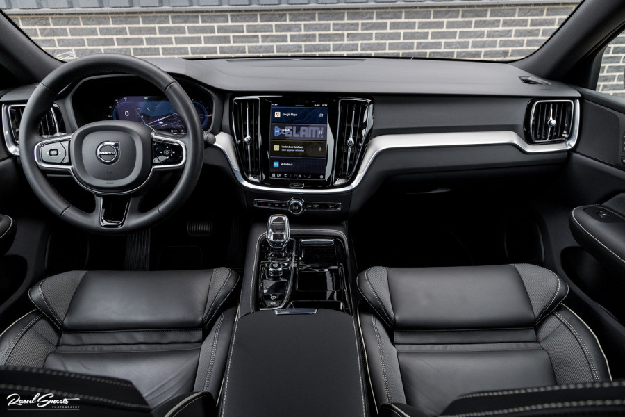 Volvo S60 2.0 Recharge T6 AWD Plus Dark | Long range | Adaptieve cruise | Memory | Nederlandse auto