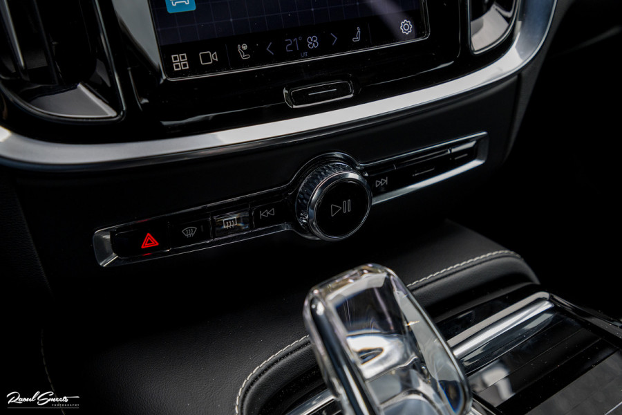 Volvo S60 2.0 Recharge T6 AWD Plus Dark | Long range | Adaptieve cruise | Memory | Nederlandse auto
