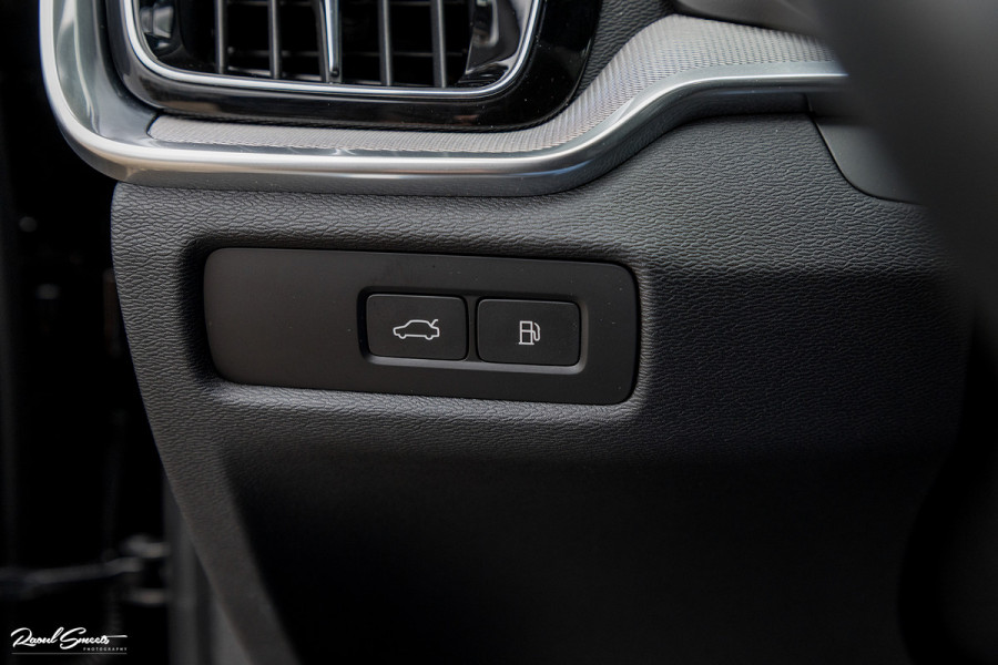 Volvo S60 2.0 Recharge T6 AWD Plus Dark | Long range | Adaptieve cruise | Memory | Nederlandse auto