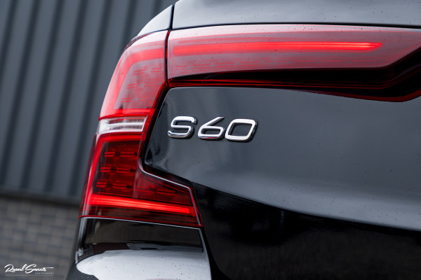 Volvo S60 2.0 Recharge T6 AWD Plus Dark | Long range | Adaptieve cruise | Memory | Nederlandse auto