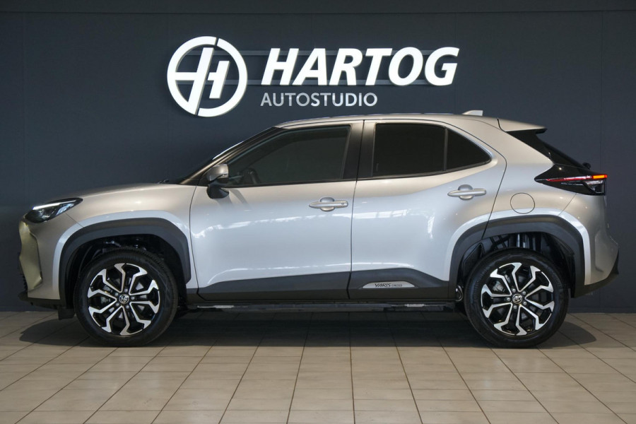 Toyota Yaris Cross 1.5 Hybrid Dynamic + Comfort Pack / TOYOTA GARANTIE / DODEHOEK / STUURVERWARMING