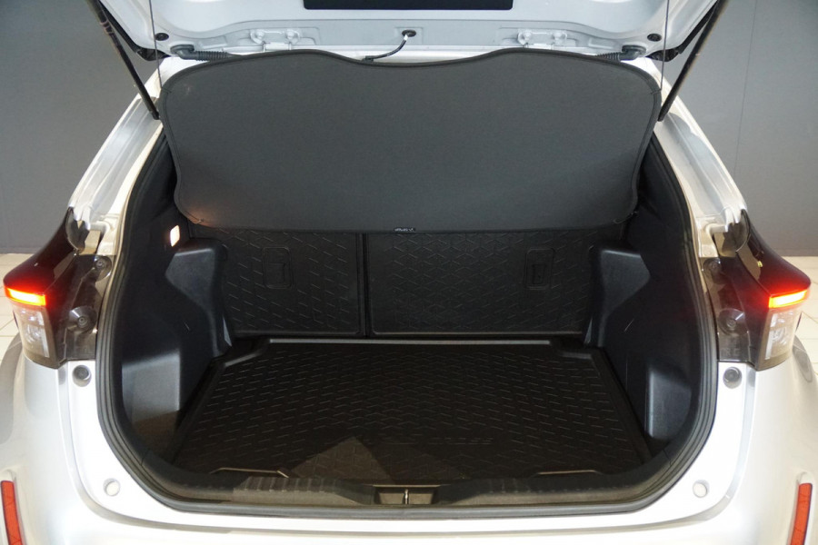 Toyota Yaris Cross 1.5 Hybrid Dynamic + Comfort Pack / TOYOTA GARANTIE / DODEHOEK / STUURVERWARMING