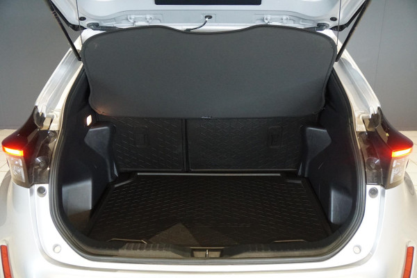 Toyota Yaris Cross 1.5 Hybrid Dynamic + Comfort Pack / TOYOTA GARANTIE / DODEHOEK / STUURVERWARMING