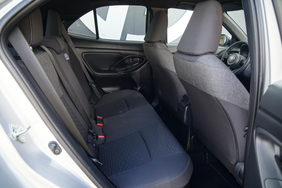 Toyota Yaris Cross 1.5 Hybrid Dynamic + Comfort Pack / TOYOTA GARANTIE / DODEHOEK / STUURVERWARMING