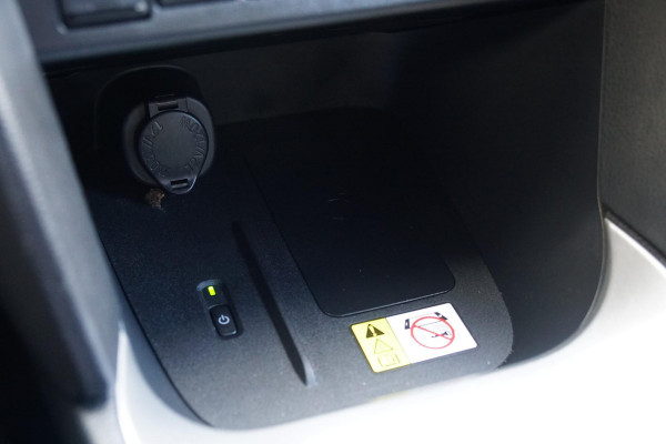 Toyota Yaris Cross 1.5 Hybrid Dynamic + Comfort Pack / TOYOTA GARANTIE / DODEHOEK / STUURVERWARMING
