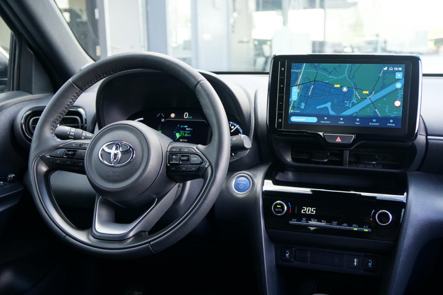 Toyota Yaris Cross 1.5 Hybrid Dynamic + Comfort Pack / TOYOTA GARANTIE / DODEHOEK / STUURVERWARMING