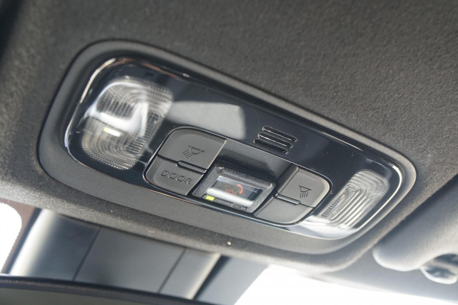 Toyota Yaris Cross 1.5 Hybrid Dynamic + Comfort Pack / TOYOTA GARANTIE / DODEHOEK / STUURVERWARMING