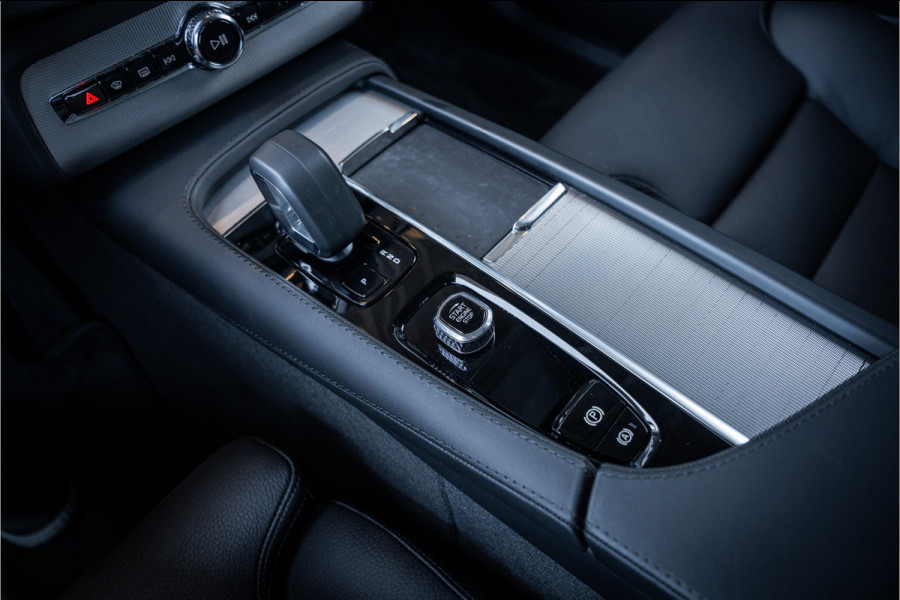 Volvo XC90 2.0 T8 Recharge AWD Ultra Dark - Panorama | H&K | Memory | 360 Camera | Keyless