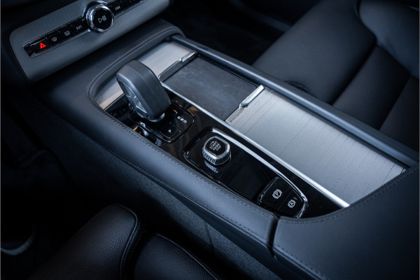 Volvo XC90 2.0 T8 Recharge AWD Ultra Dark - Panorama | H&K | Memory | 360 Camera | Keyless