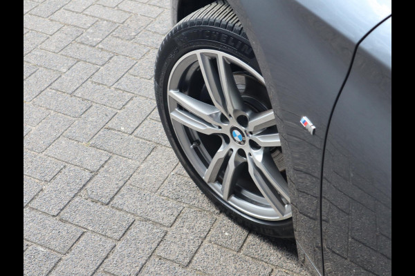 BMW 2 Serie Active Tourer 218i Centennial High Executive | Head-Up | Leder | Stoelverwarming |