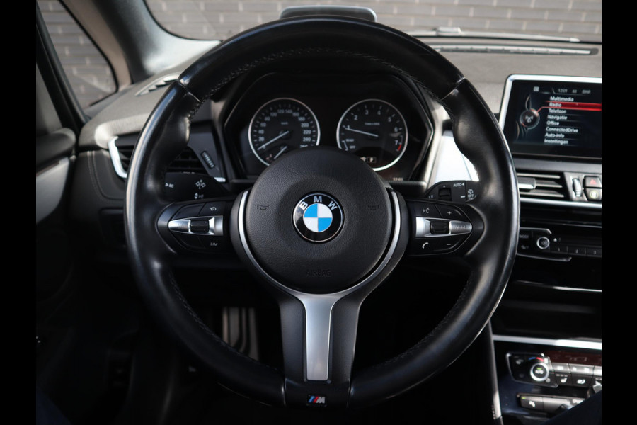 BMW 2 Serie Active Tourer 218i Centennial High Executive | Head-Up | Leder | Stoelverwarming |