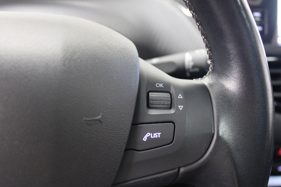 Peugeot 2008 1.2 PureTech Allure Pano|Camera|Stoelverw.