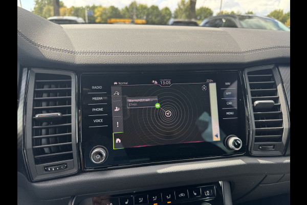 Škoda Kodiaq 1.5 TSI Sportline Business / Trekhaak / Camera / 20'' / Keyless / Navigatie / Matrix LED / DAB / Stoelverwarming / Cruise Control