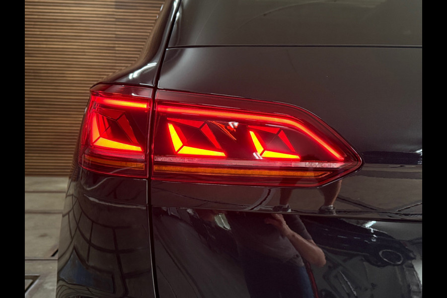 Volkswagen Touareg 3.0 TSi eHybrid R-Line 4MOTION Pano I Leder | Led Matrix | 21" | Bomvol !!