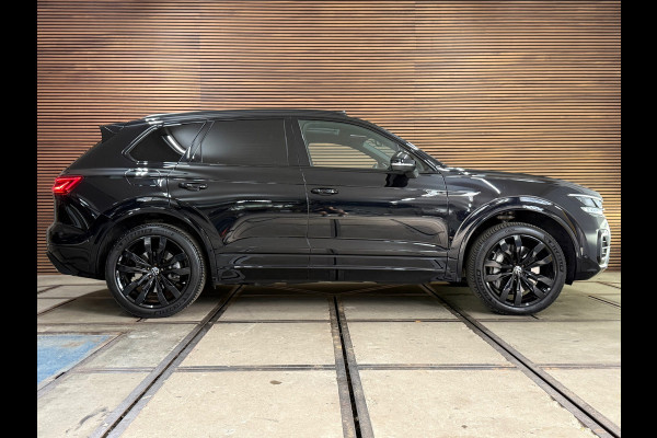 Volkswagen Touareg 3.0 TSi eHybrid R-Line 4MOTION Pano I Leder | Led Matrix | 21" | Bomvol !!