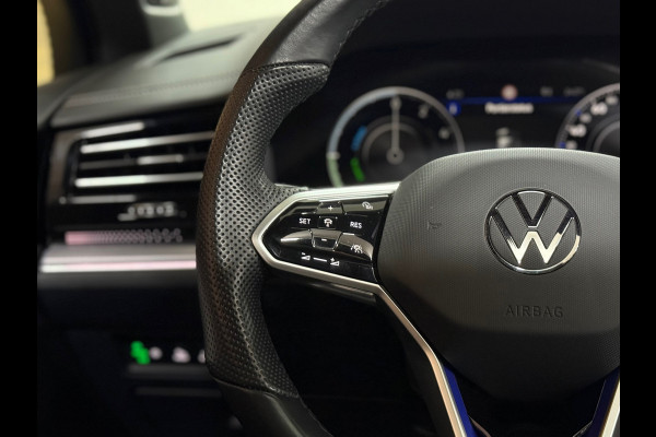 Volkswagen Touareg 3.0 TSi eHybrid R-Line 4MOTION Pano I Leder | Led Matrix | 21" | Bomvol !!