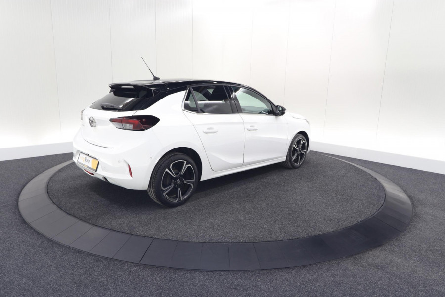 Opel Corsa 1.2 Turbo 100 Ultimate | Panoramadak | Camera | Dodehoekdetectie | Apple Carplay