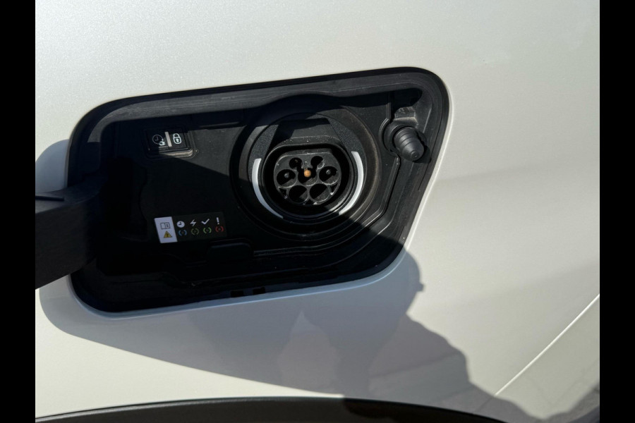 Peugeot 3008 1.6 HYbrid 225 Allure Pack Business 200pk PHEV | Elektrische Achterklep | Stoelverwarming | Dodehoeksensoren