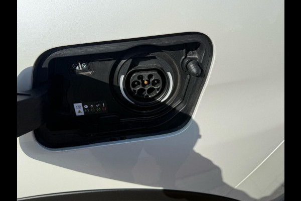 Peugeot 3008 1.6 HYbrid 225 Allure Pack Business 200pk PHEV | Elektrische Achterklep | Stoelverwarming | Dodehoeksensoren