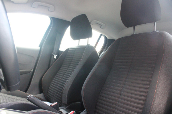 Peugeot 208 1.2 75PK ACTIVE PACK | AFNEEMBARE TREKHAAK | NAVIGATIE | APPLE CARPLAY/ANDROID AUTO | PARKEERSENSOREN ACHTER | DAB+ RADIO | AIRCO | CRUISE CONTROL | LICHTMETALEN VELGEN 16" |