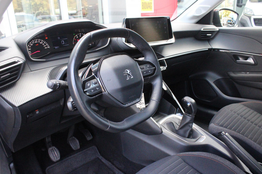 Peugeot 208 1.2 75PK ACTIVE PACK | AFNEEMBARE TREKHAAK | NAVIGATIE | APPLE CARPLAY/ANDROID AUTO | PARKEERSENSOREN ACHTER | DAB+ RADIO | AIRCO | CRUISE CONTROL | LICHTMETALEN VELGEN 16" |