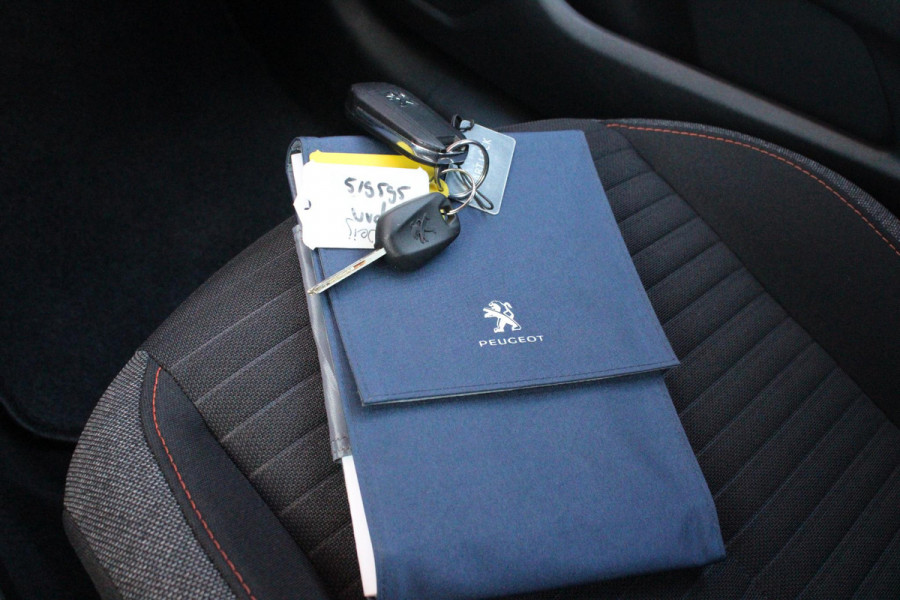 Peugeot 208 1.2 75PK ACTIVE PACK | AFNEEMBARE TREKHAAK | NAVIGATIE | APPLE CARPLAY/ANDROID AUTO | PARKEERSENSOREN ACHTER | DAB+ RADIO | AIRCO | CRUISE CONTROL | LICHTMETALEN VELGEN 16" |