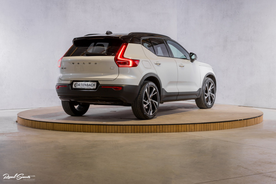 Volvo XC40 1.5 T5 Recharge R-Design | Adaptieve cruise | Panorama dak | Memory | Harman Kardon |