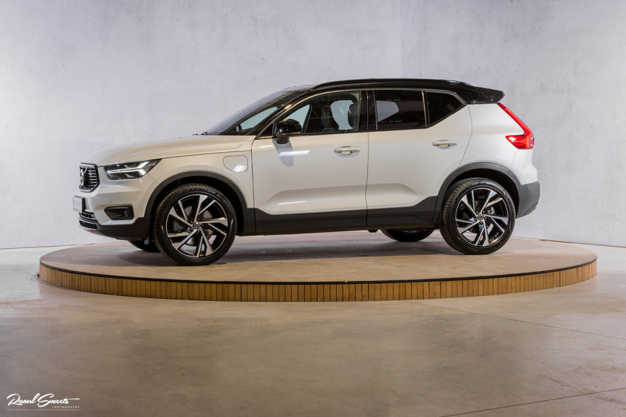 Volvo XC40 1.5 T5 Recharge R-Design | Adaptieve cruise | Panorama dak | Memory | Harman Kardon |