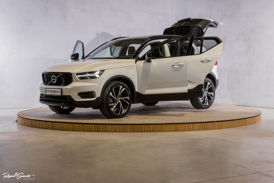 Volvo XC40 1.5 T5 Recharge R-Design | Adaptieve cruise | Panorama dak | Memory | Harman Kardon |