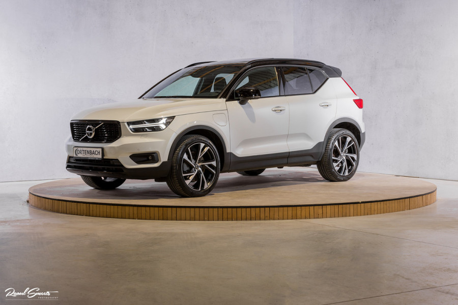 Volvo XC40 1.5 T5 Recharge R-Design | Adaptieve cruise | Panorama dak | Memory | Harman Kardon |