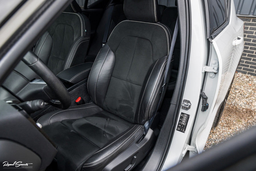 Volvo XC40 1.5 T5 Recharge R-Design | Adaptieve cruise | Panorama dak | Memory | Harman Kardon |