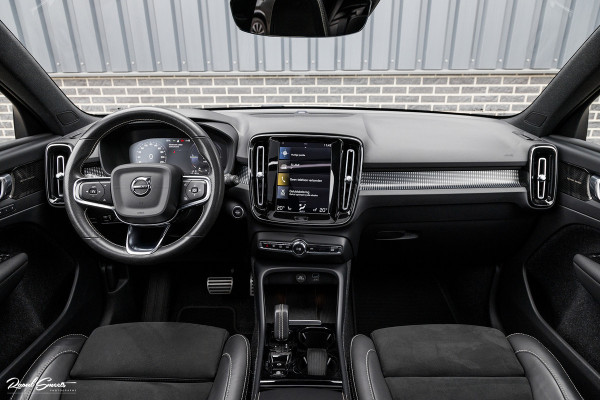 Volvo XC40 1.5 T5 Recharge R-Design | Adaptieve cruise | Panorama dak | Memory | Harman Kardon |