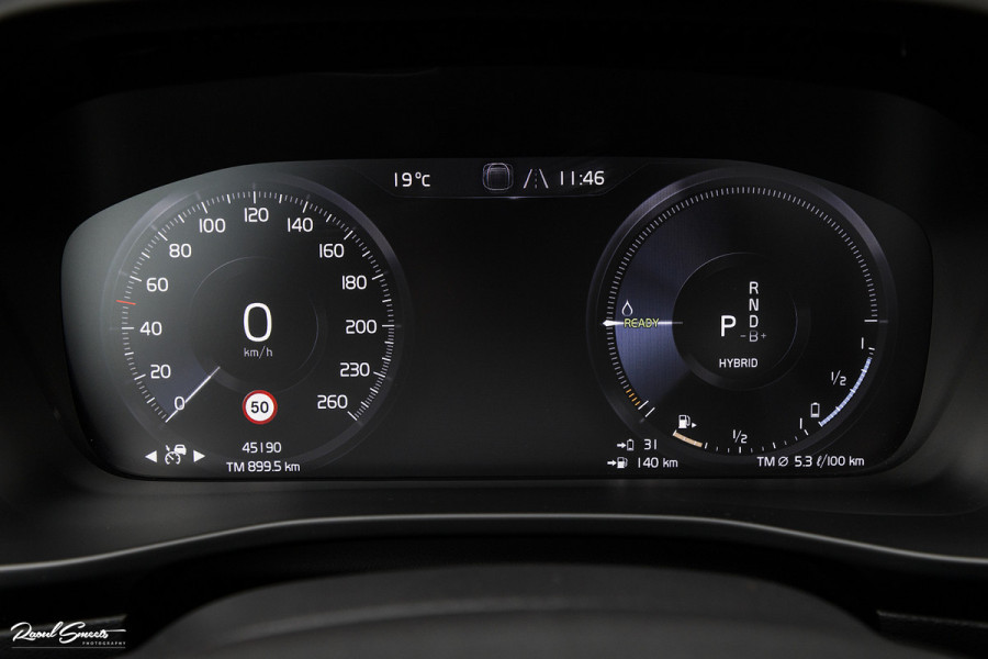 Volvo XC40 1.5 T5 Recharge R-Design | Adaptieve cruise | Panorama dak | Memory | Harman Kardon |