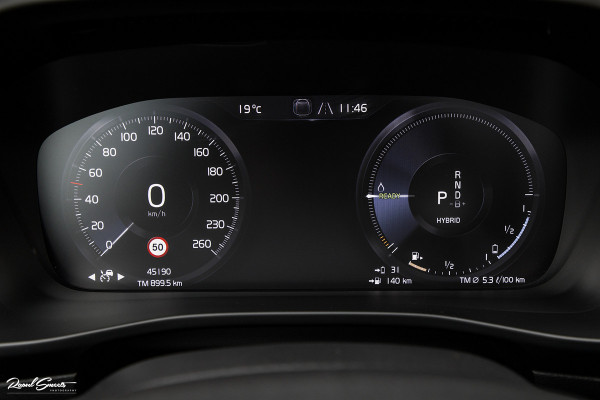 Volvo XC40 1.5 T5 Recharge R-Design | Adaptieve cruise | Panorama dak | Memory | Harman Kardon |