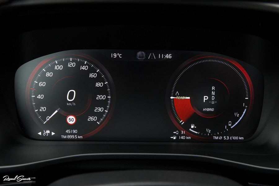 Volvo XC40 1.5 T5 Recharge R-Design | Adaptieve cruise | Panorama dak | Memory | Harman Kardon |