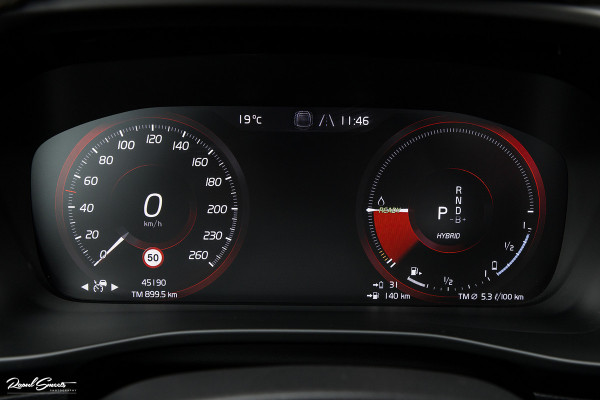 Volvo XC40 1.5 T5 Recharge R-Design | Adaptieve cruise | Panorama dak | Memory | Harman Kardon |