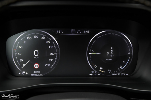 Volvo XC40 1.5 T5 Recharge R-Design | Adaptieve cruise | Panorama dak | Memory | Harman Kardon |